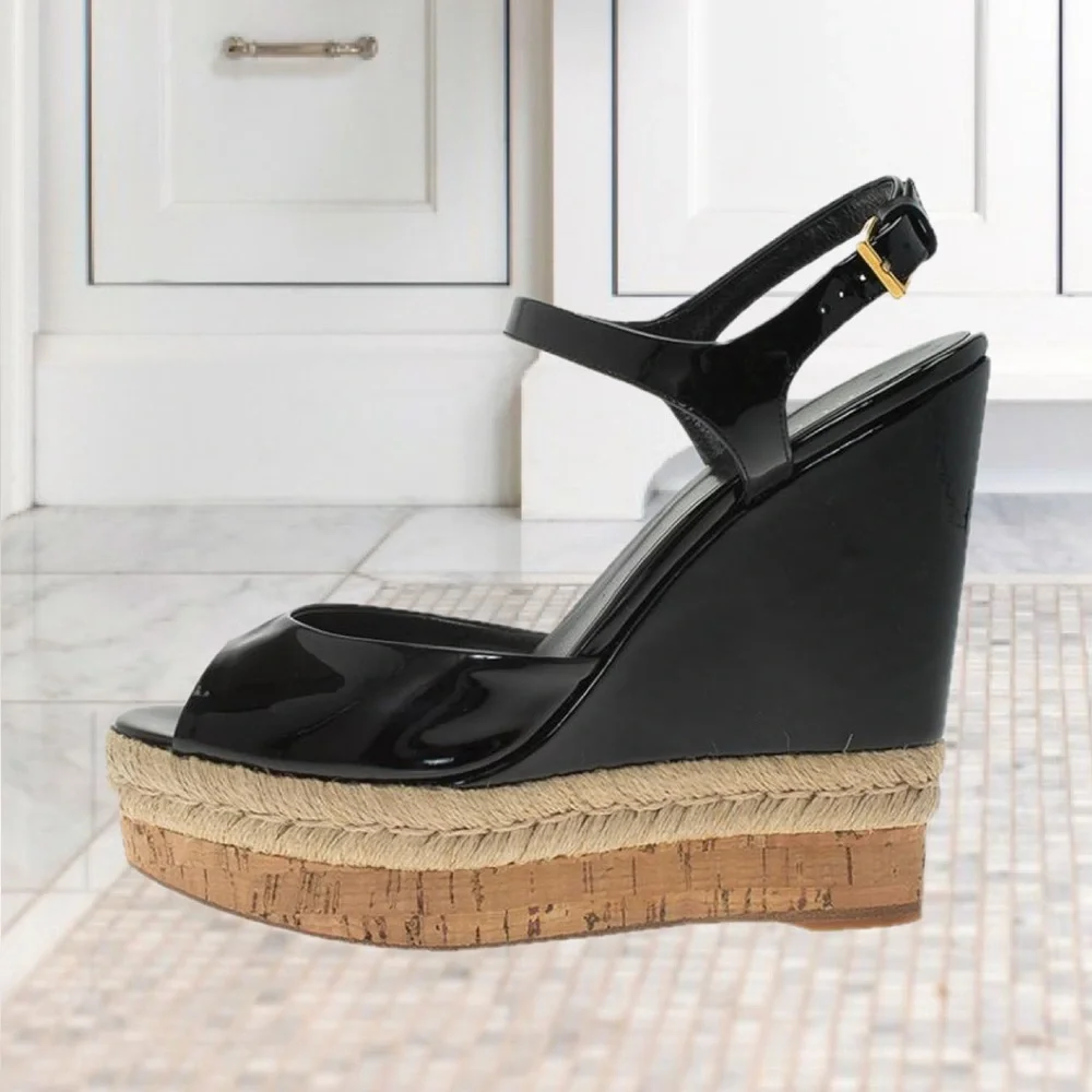 AUTHENTIC GUCCI BLACK PATENT LEATHER SANDALS - Picture 2 of 8